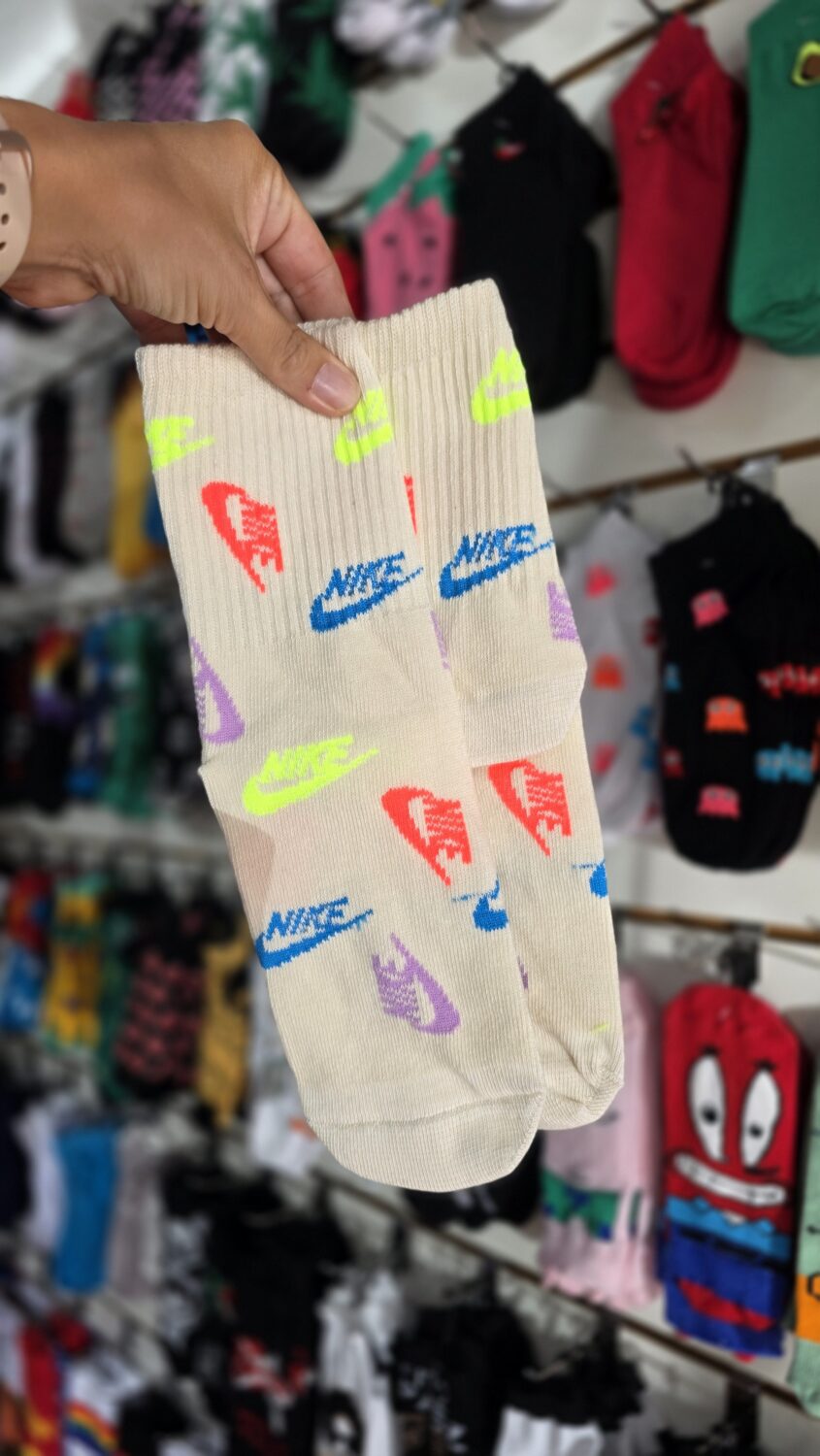 Deportiva Media Tenis Nike Multi Colorida – RMN