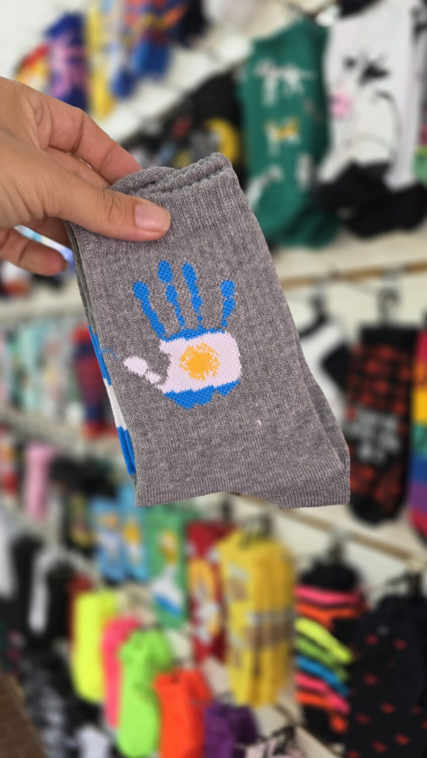 Tenis de Diseño Argentina Mano Base Gris – RMN